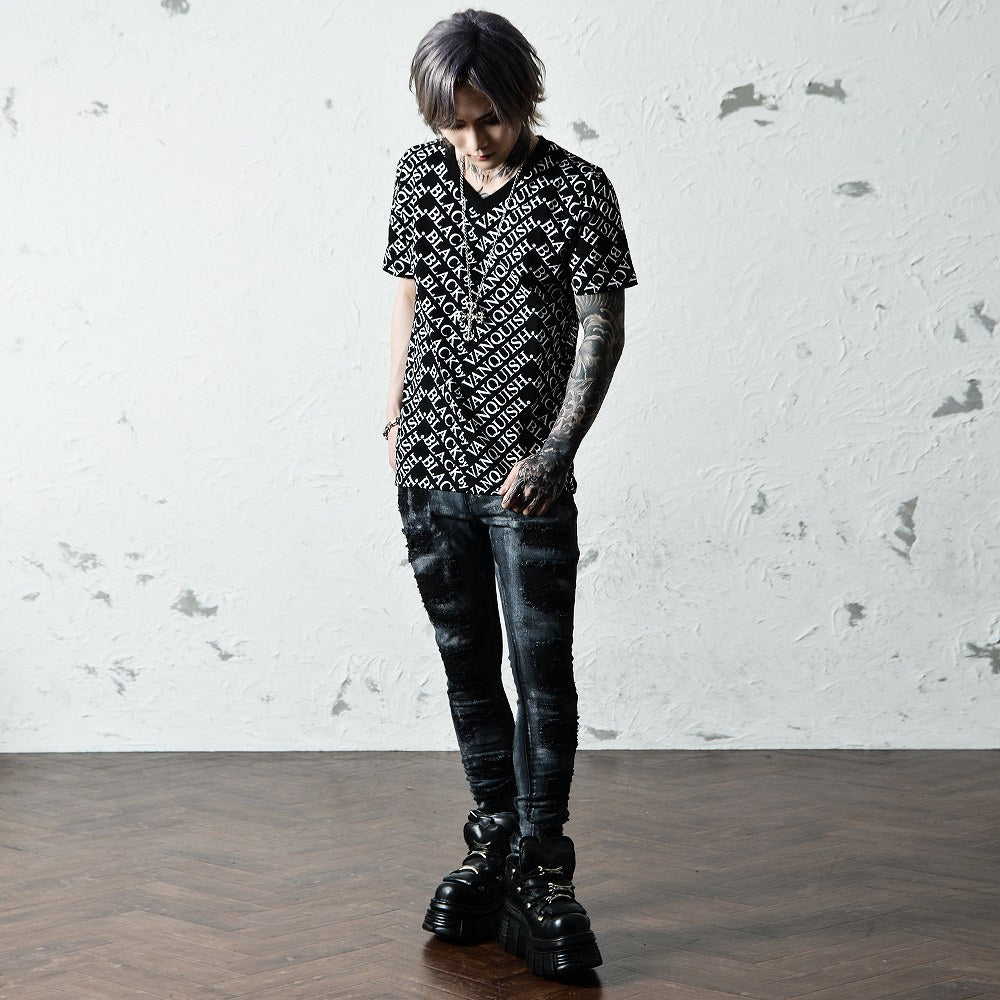 【ブラックバイヴァンキッシュ Black by VANQUISH】 総柄Vネックカットソー Logo pattern TEE