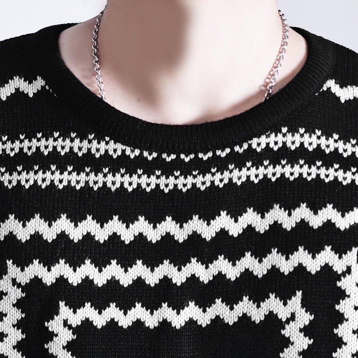 Geometric pattern knit
