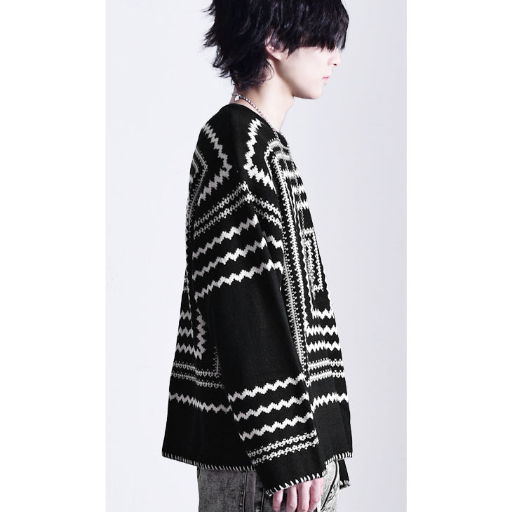 Geometric pattern knit