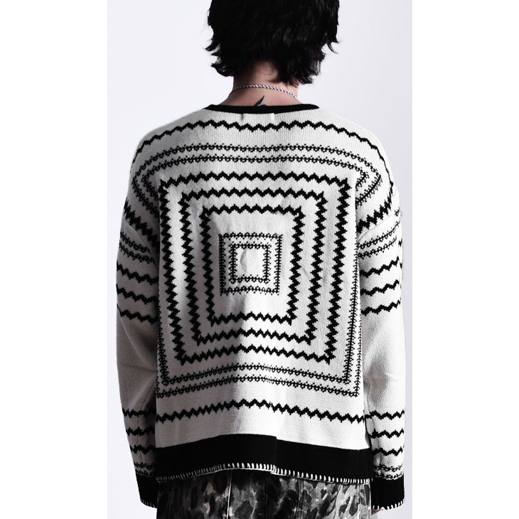 Geometric pattern knit