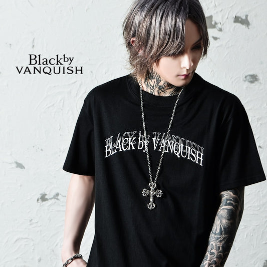 【ブラックバイヴァンキッシュ Black by VANQUISH】 アーチロゴカットソー Arch logo TEE