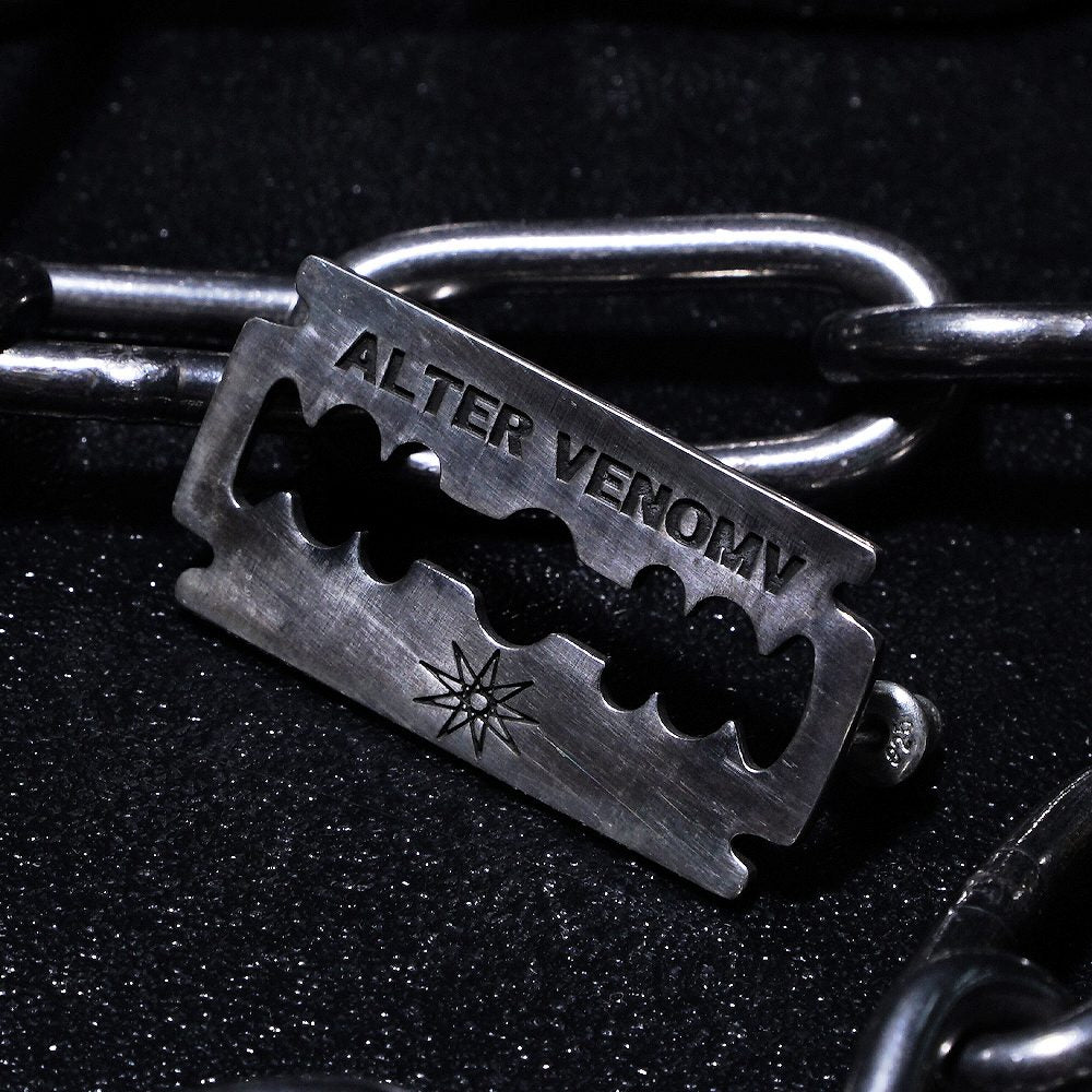 【オルターベノム ALTER VENOMV】シルバーピアス Razor Piercedearrings